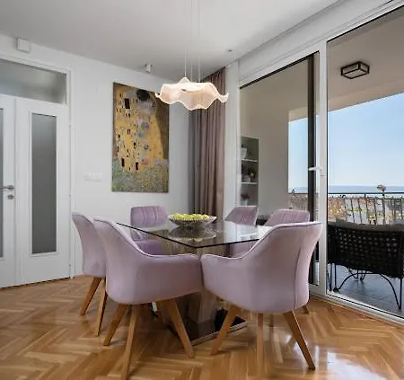 Luxury Apartment Beyond Stobrec Exterior photo