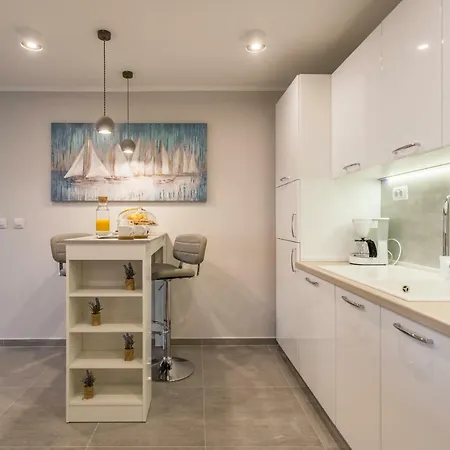 Luxury Apartment Beyond Stobrec Exterior photo