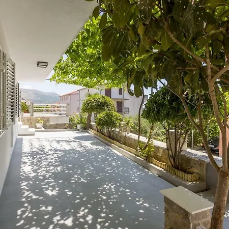 Luxury Apartment Beyond Stobrec Exterior photo