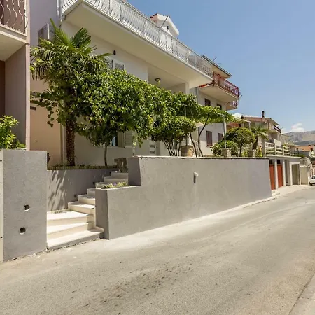 Luxury Apartment Beyond Stobrec Exterior photo